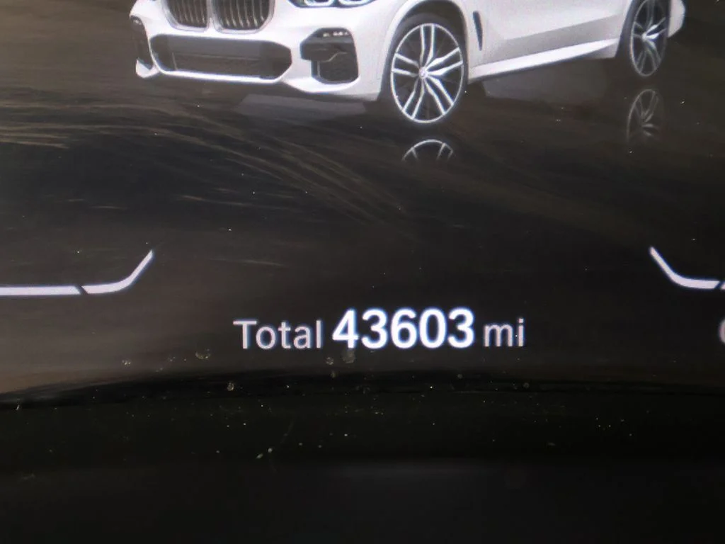 Used 2021 White BMW M50i image 41