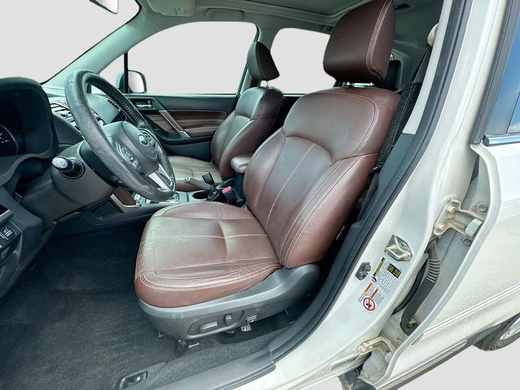 Used 2018 White Subaru 2.5i Touring image 26