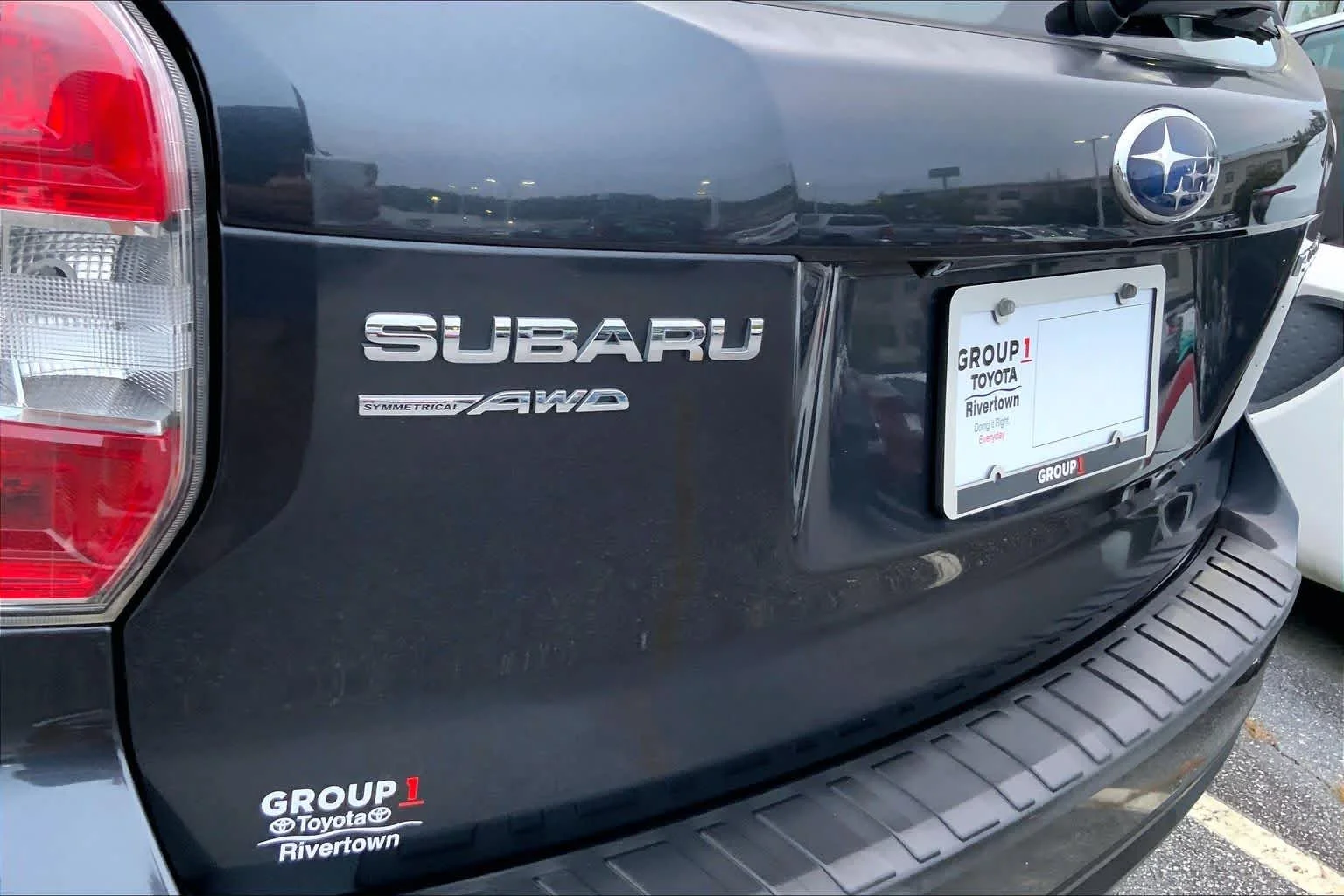 Used 2015 Dark Gray Metallic Subaru 2.5i image 28