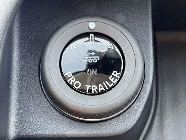New 2027 Agate Black Metallic Ford Active image 30