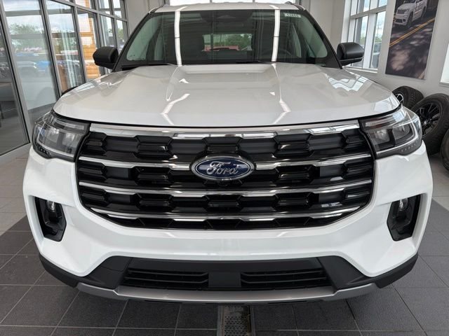 New 2026 Star White Metallic Tri-Coat Ford Active image 2