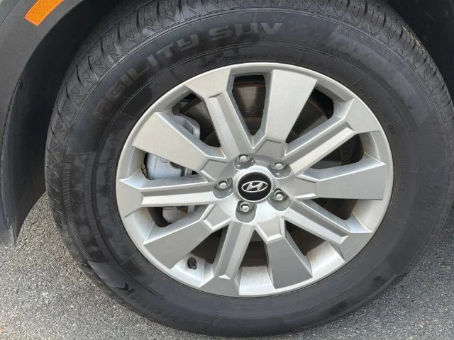 Used 2025 Gray Hyundai SEL image 8