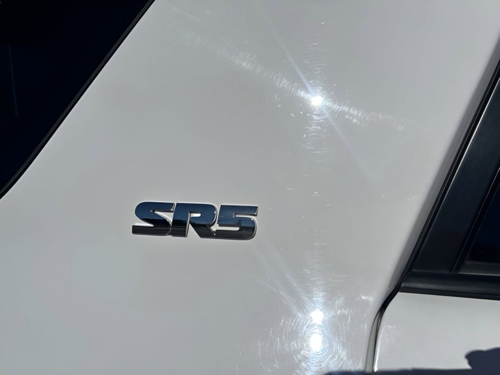 Used 2023 Ice Toyota SR5 image 14