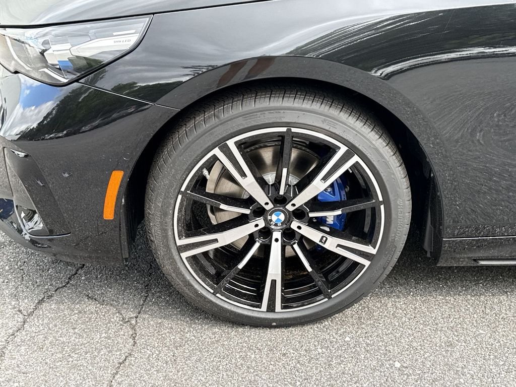 New 2027 Black BMW 530i xDrive image 10