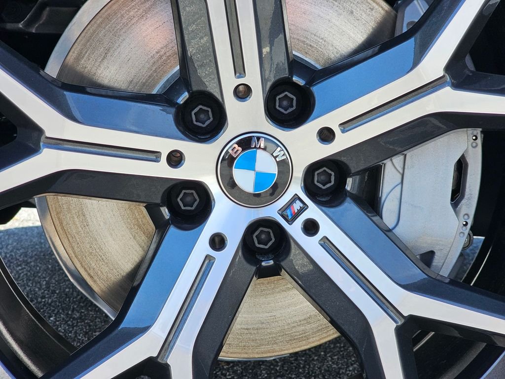New 2026 Skyscraper Grey Metallic BMW sDrive40i image 10