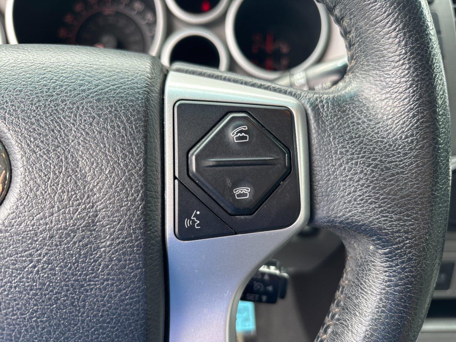 Used 2016 Super White Toyota SR5 image 19