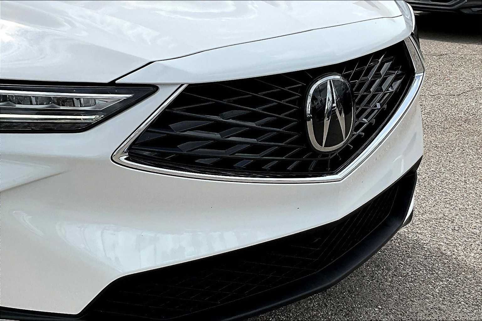 Used 2025 Platinum White Pearl Acura  image 30