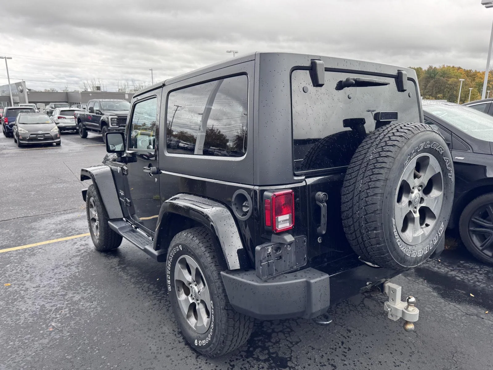 Used 2018 Black Clearcoat Jeep Sahara image 4