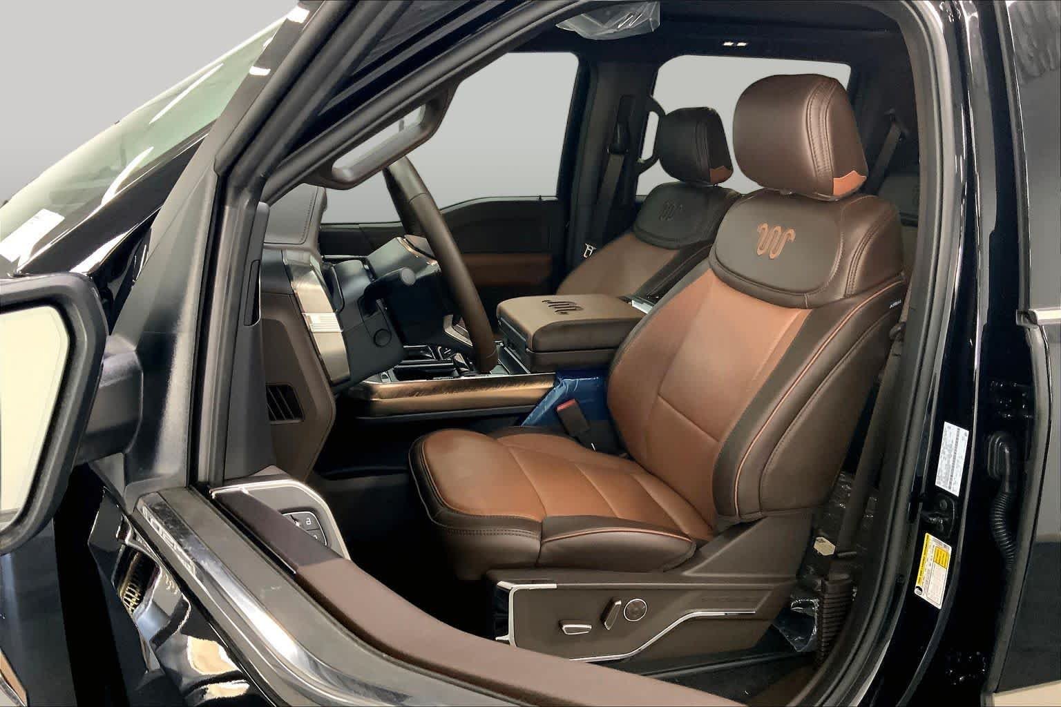 New 2026 Agate Black Metallic Ford King Ranch® image 8