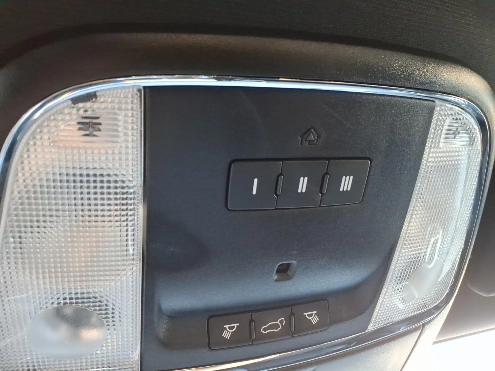 Used 2021 Granite Crystal Metallic Clear Coat Jeep Laredo X image 16