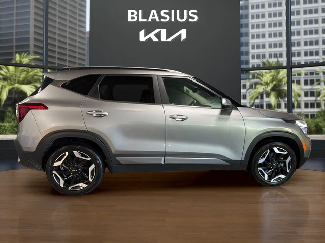 Used 2025 Gray Kia SX image 6