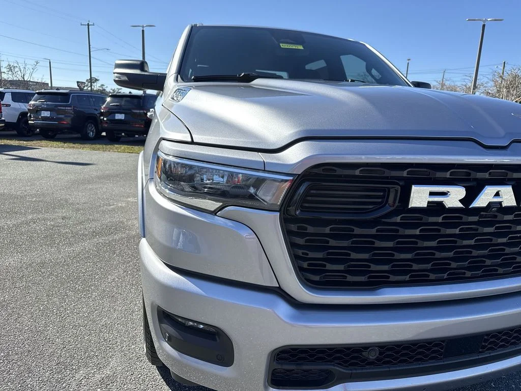 New 2026 Billet Silver Metallic Clear-Coat Exterior Paint RAM Big Horn/Lone Star image 9