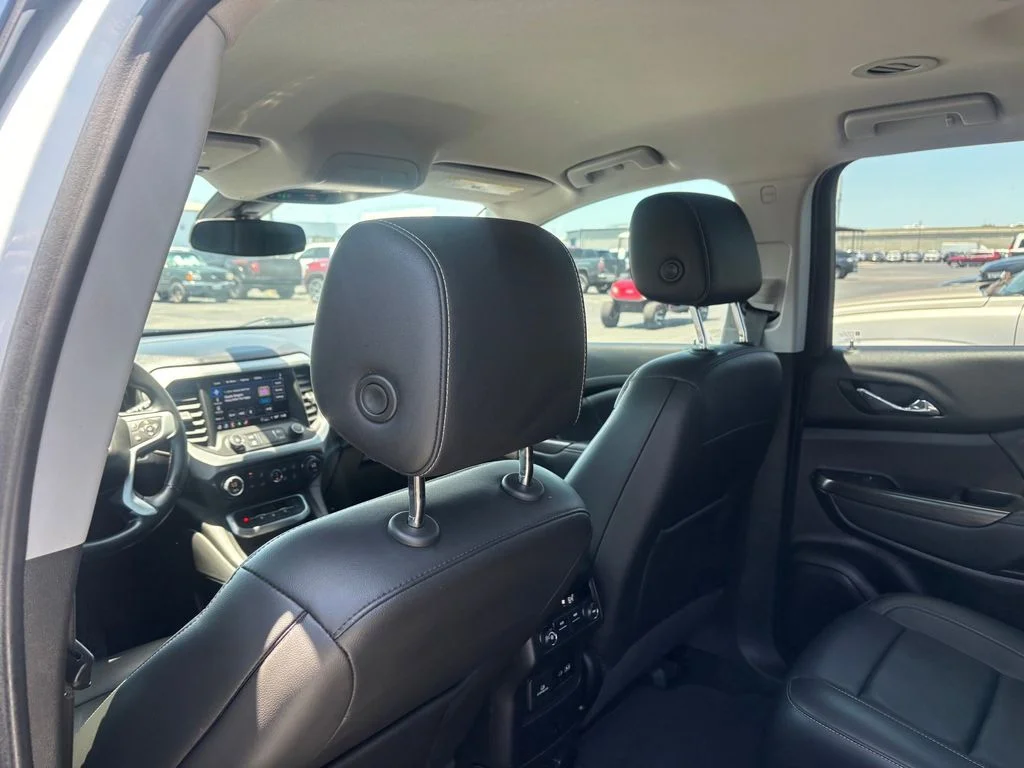 Used 2023 White GMC SLT image 26