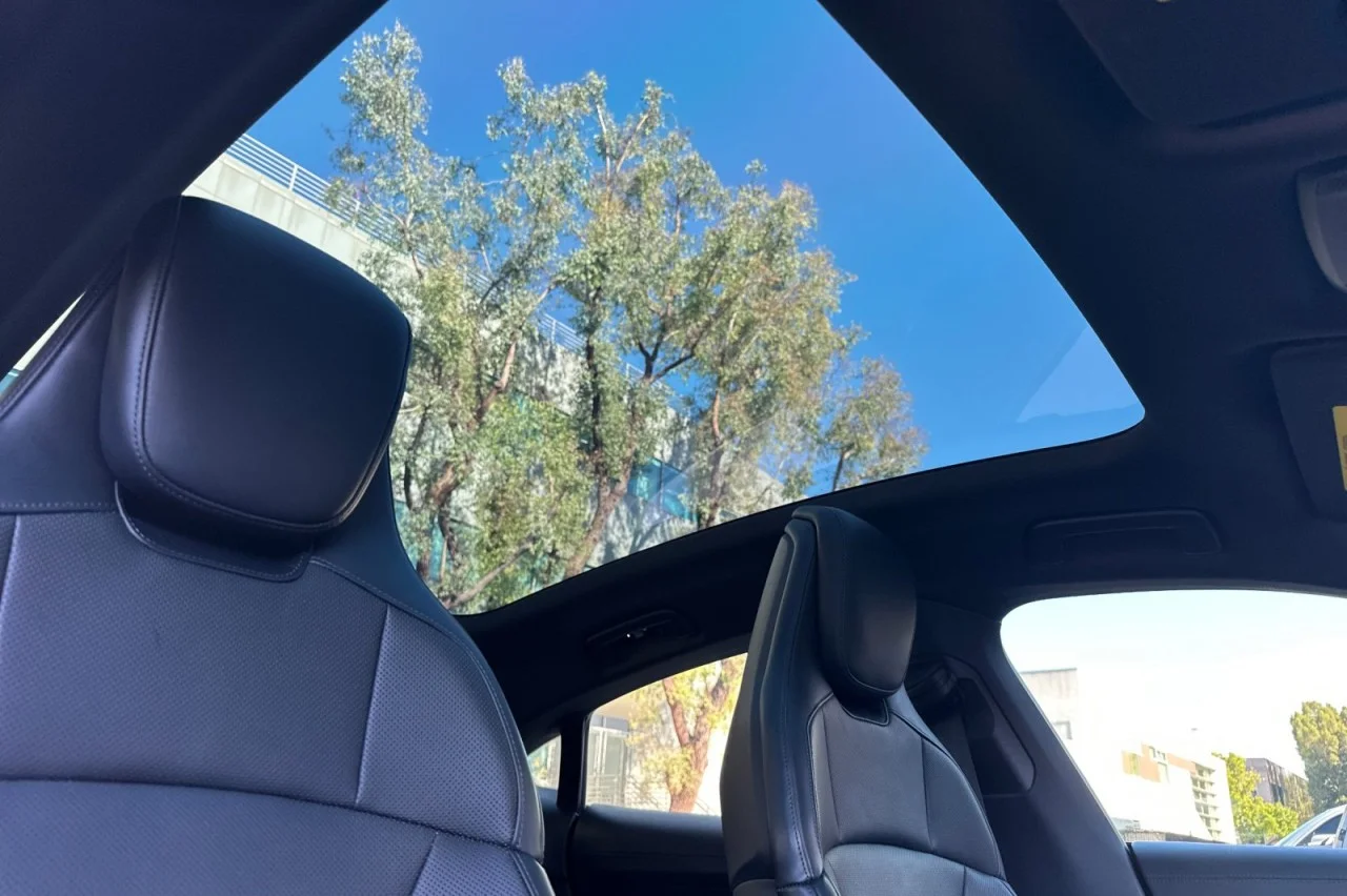 Used 2023 White Porsche Base image 15