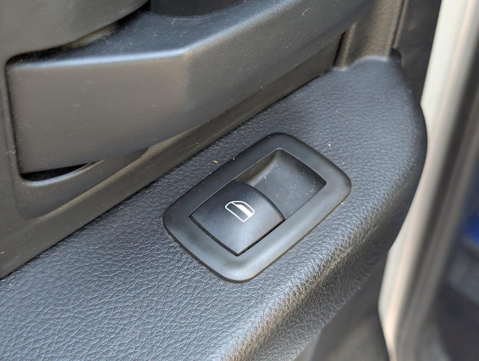 Used 2013 Bright Silver Metallic Ram Express image 32
