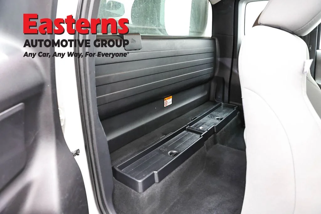 Used 2018 White Toyota SR image 23