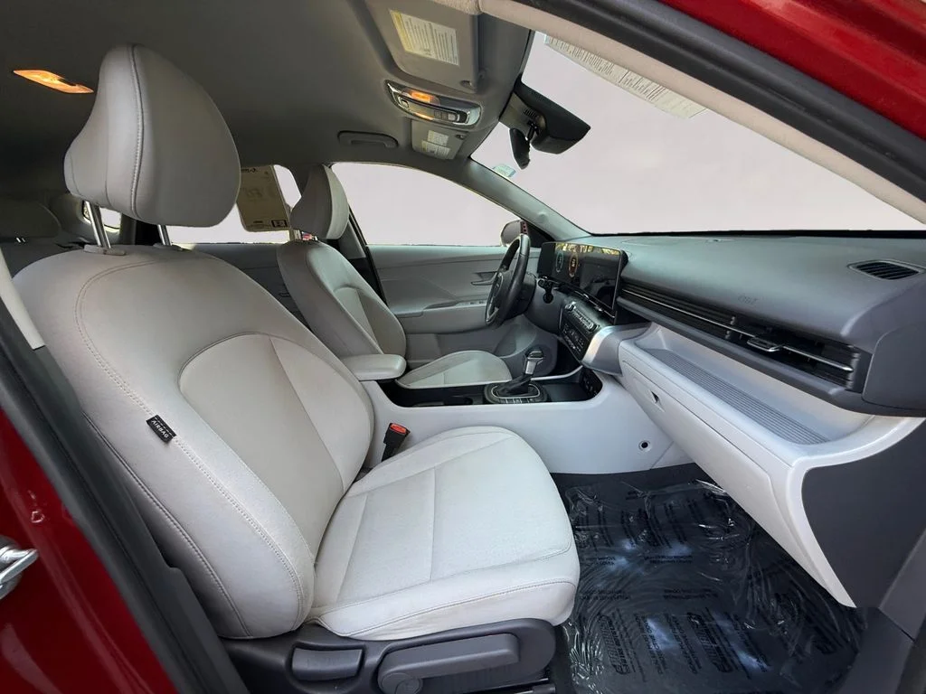 Used 2025 Red Hyundai SEL image 17