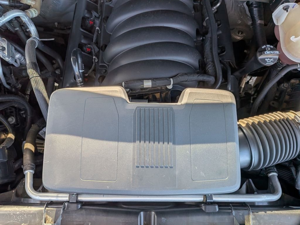 Used 2022 White Chevrolet Z71 image 13