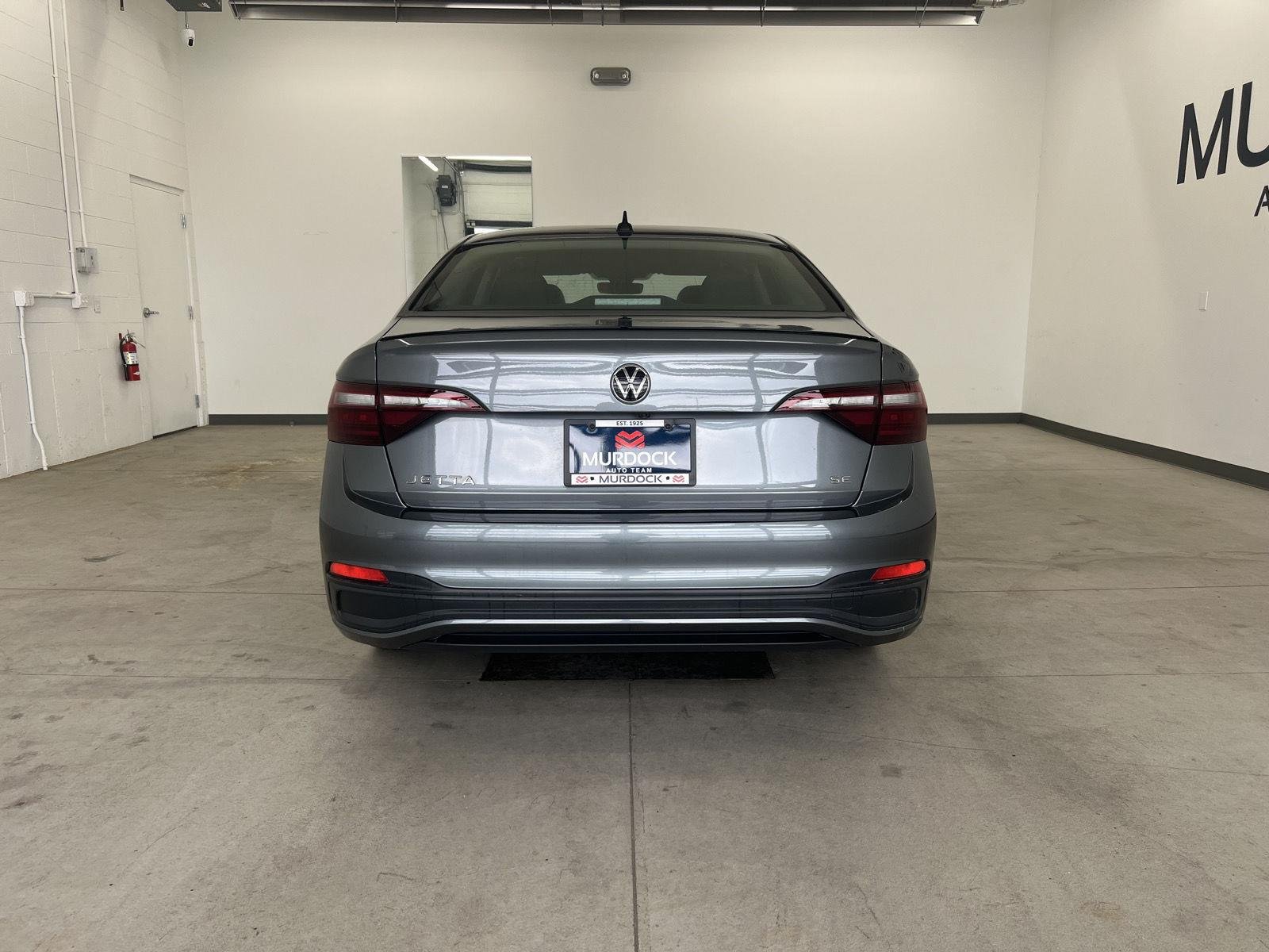 Used 2024 Platinum Gray Metallic Volkswagen SE image 3