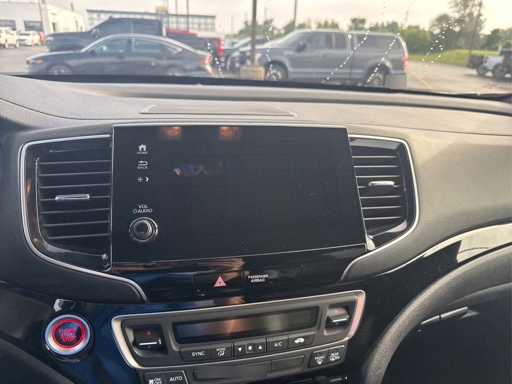 Used 2019 White Diamond Pearl Honda Touring image 11