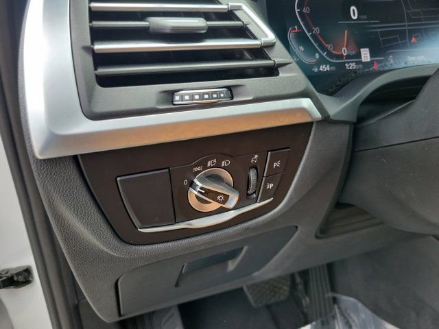 Used 2023 White BMW xDrive30i image 20