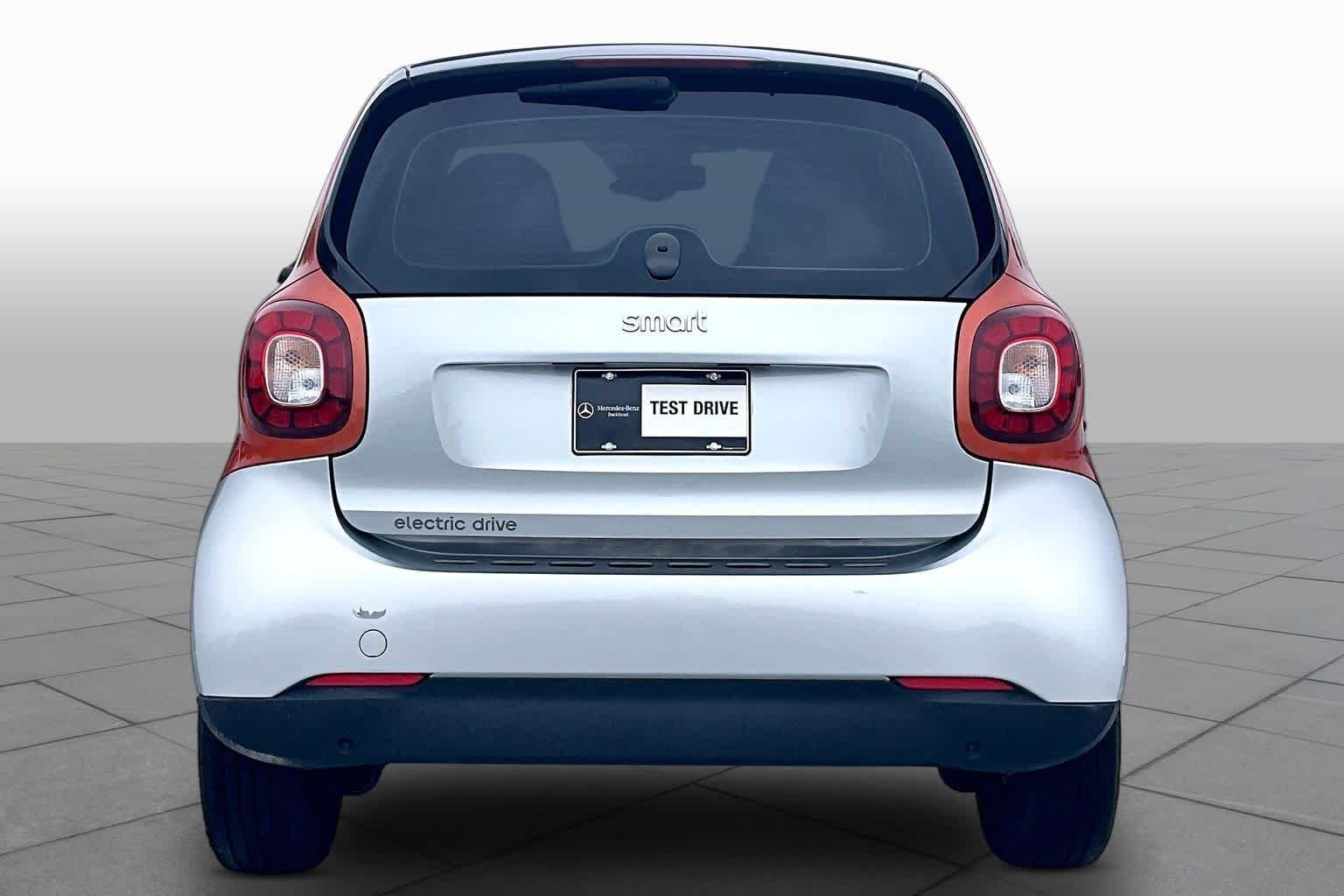 Used 2017 Cool Silver Metallic smart prime image 4