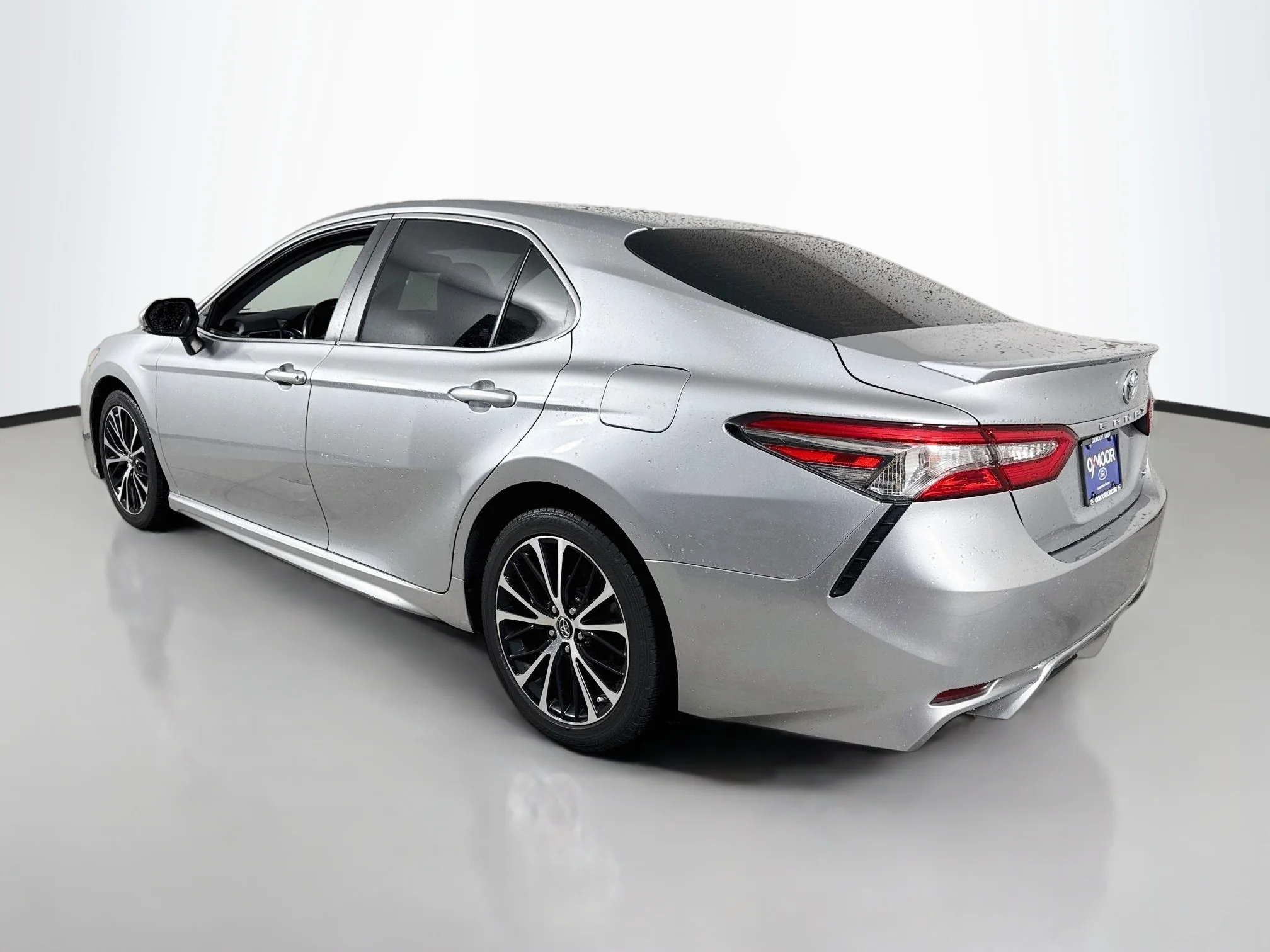 Used 2018 Celestial Silver Metallic Toyota SE image 5