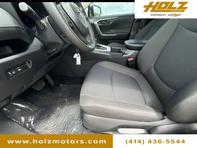Used 2025 White Toyota LE image 32