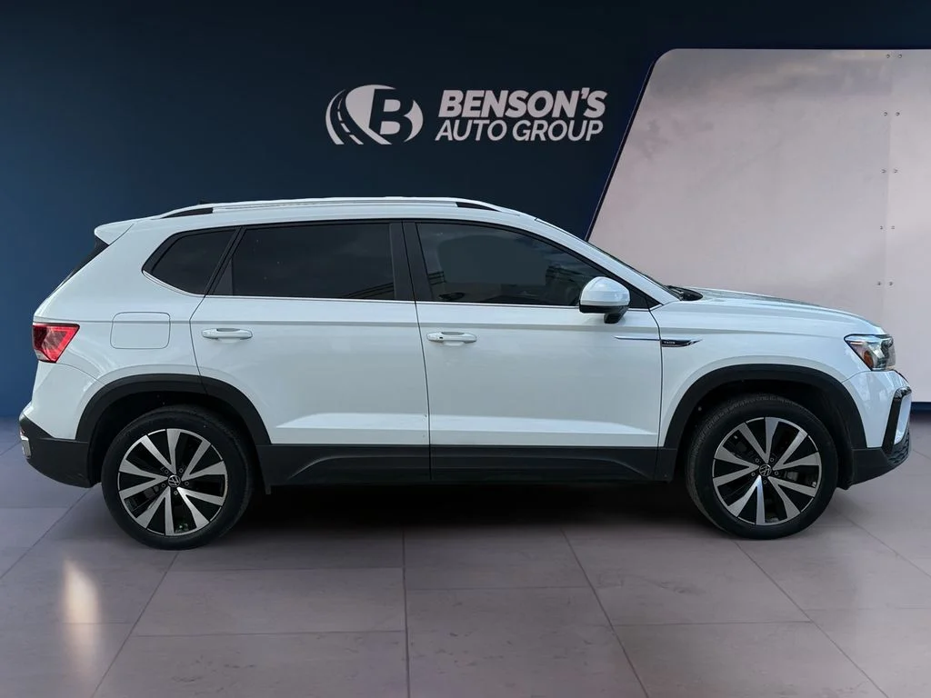 Used 2022 White Volkswagen 1.5T SE image 6