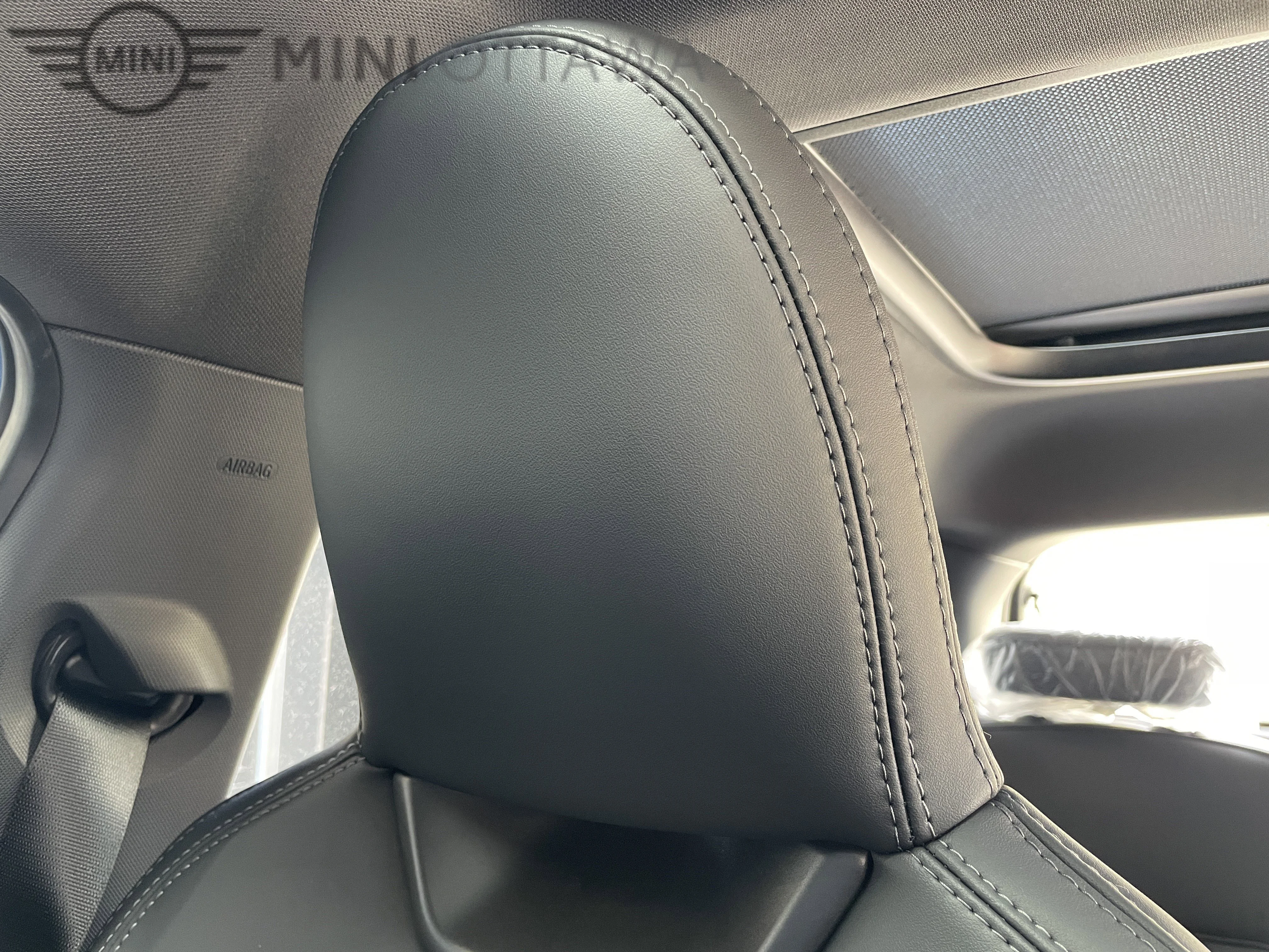 New 2026 Melting Silver III Metallic MINI Cooper S image 2