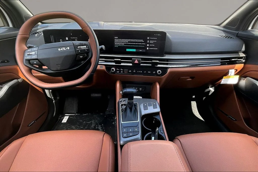 New 2027 Glacial White Pearl / Black Ro Kia X-Line image 5