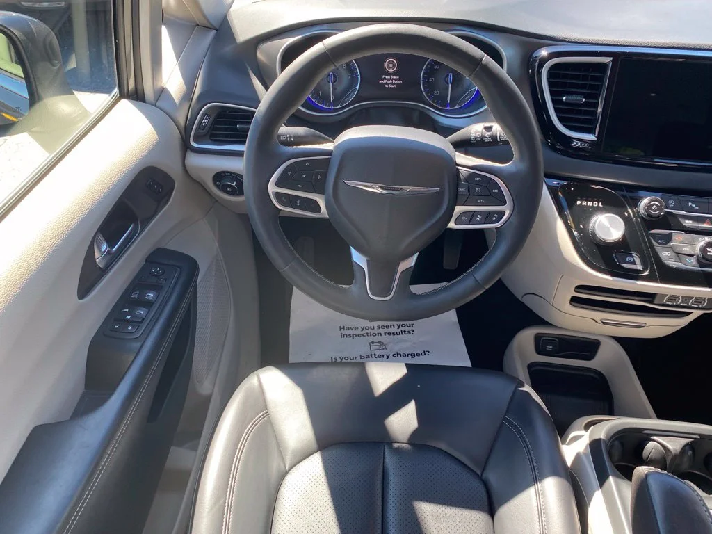 Used 2023 Gray Chrysler Touring L image 10