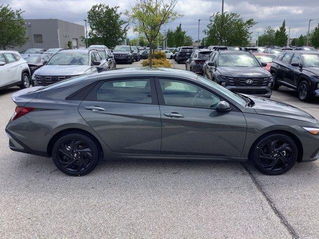 New 2026 Gray Hyundai SEL Sport image 4