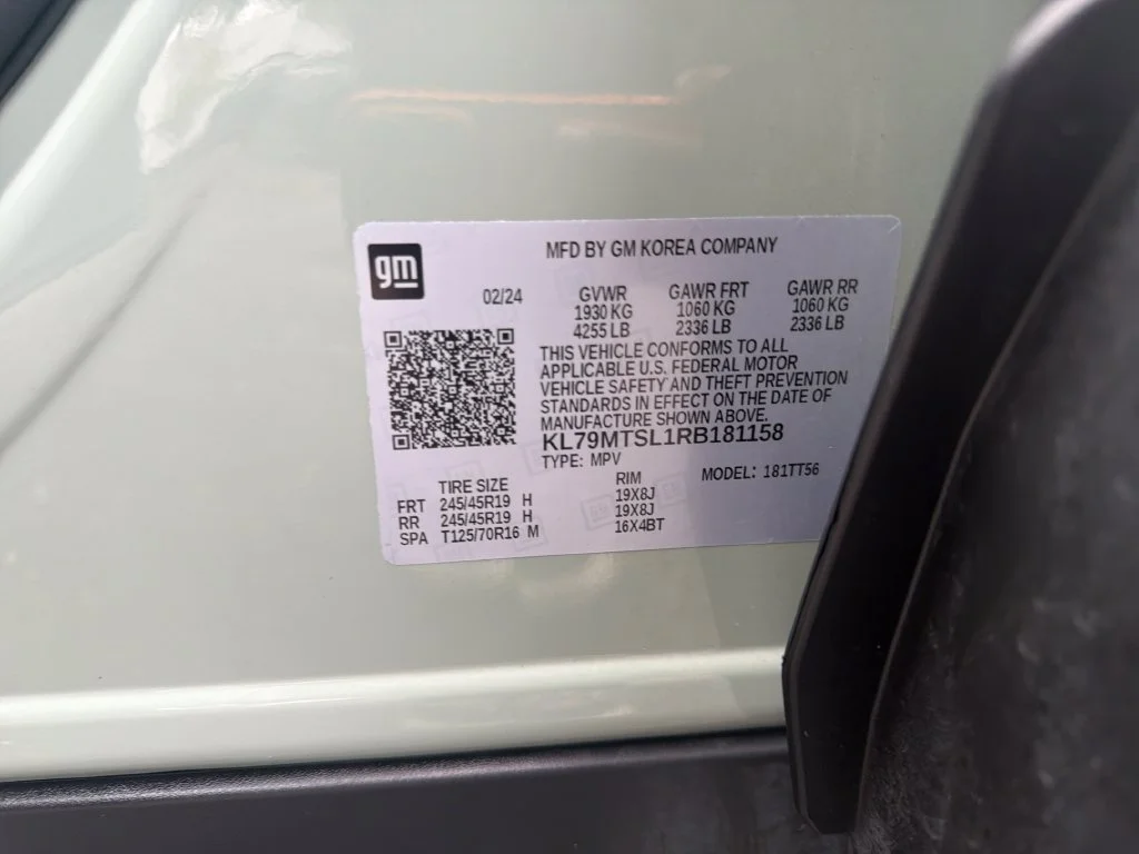 Used 2024 Green Chevrolet RS image 30