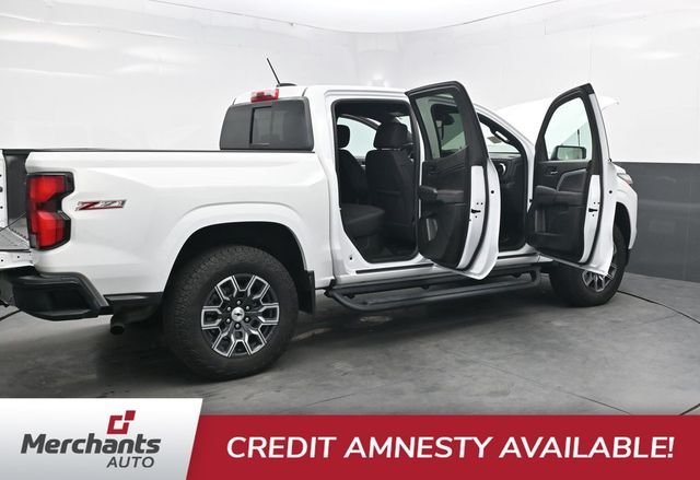 Used 2025 White Chevrolet Z71 image 49