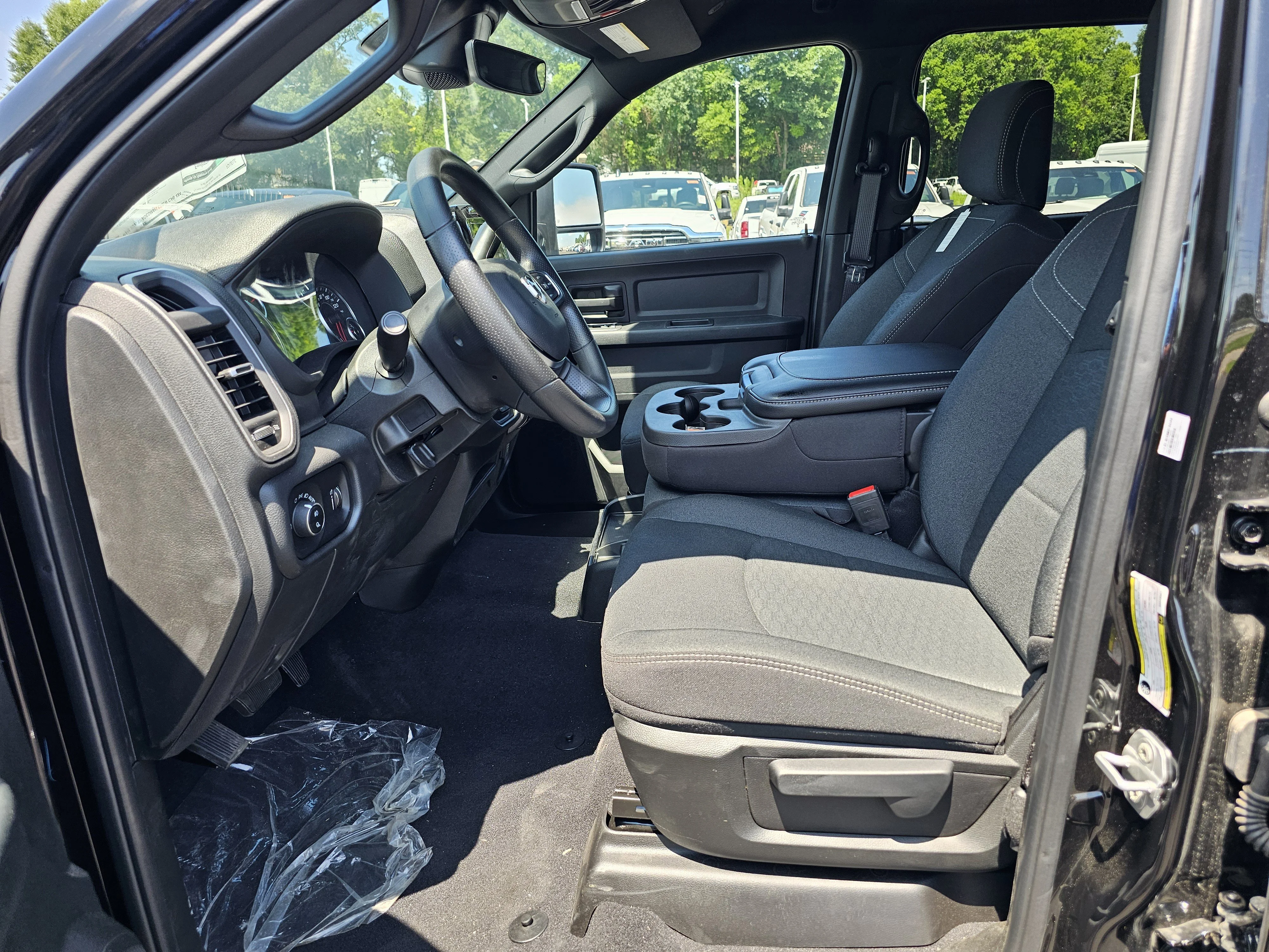 2025 RAM 2500 Tradesman - Photo 18