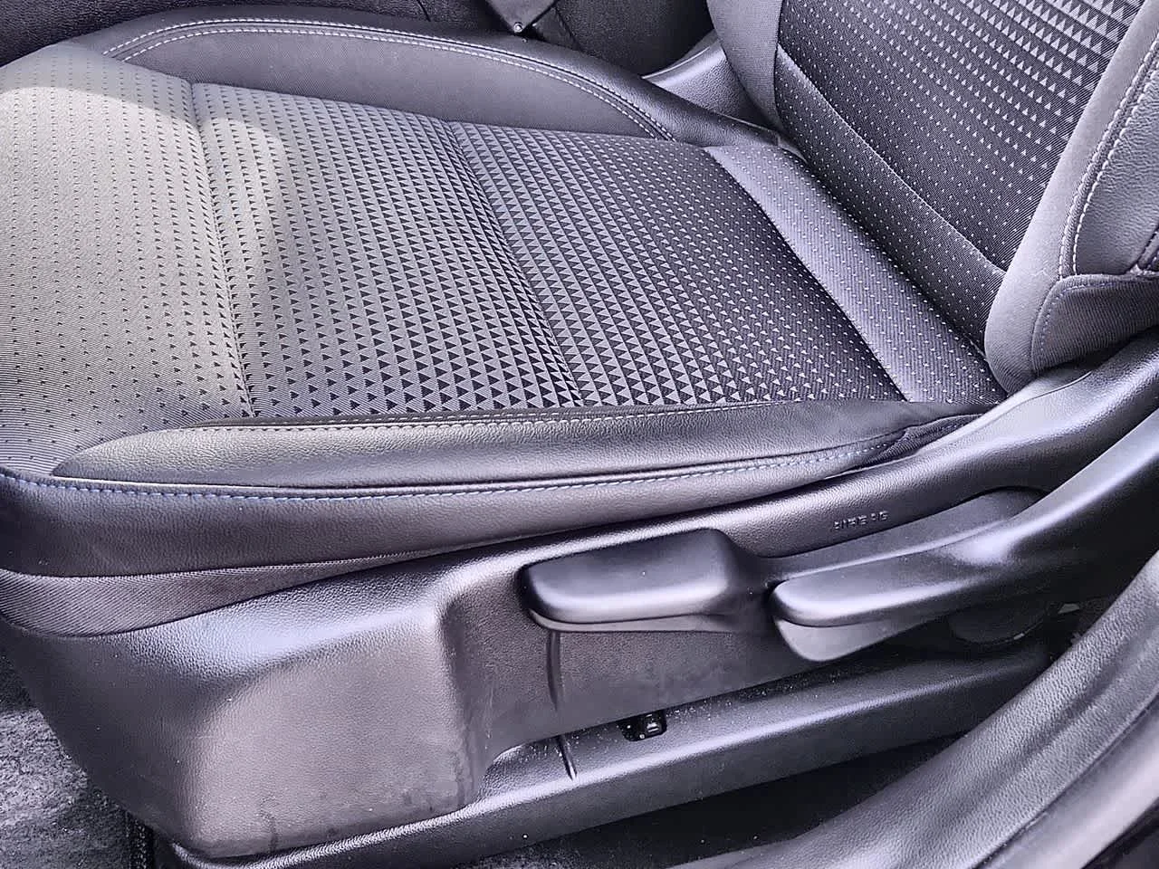 2025 Chevrolet Trax LT - Photo 13