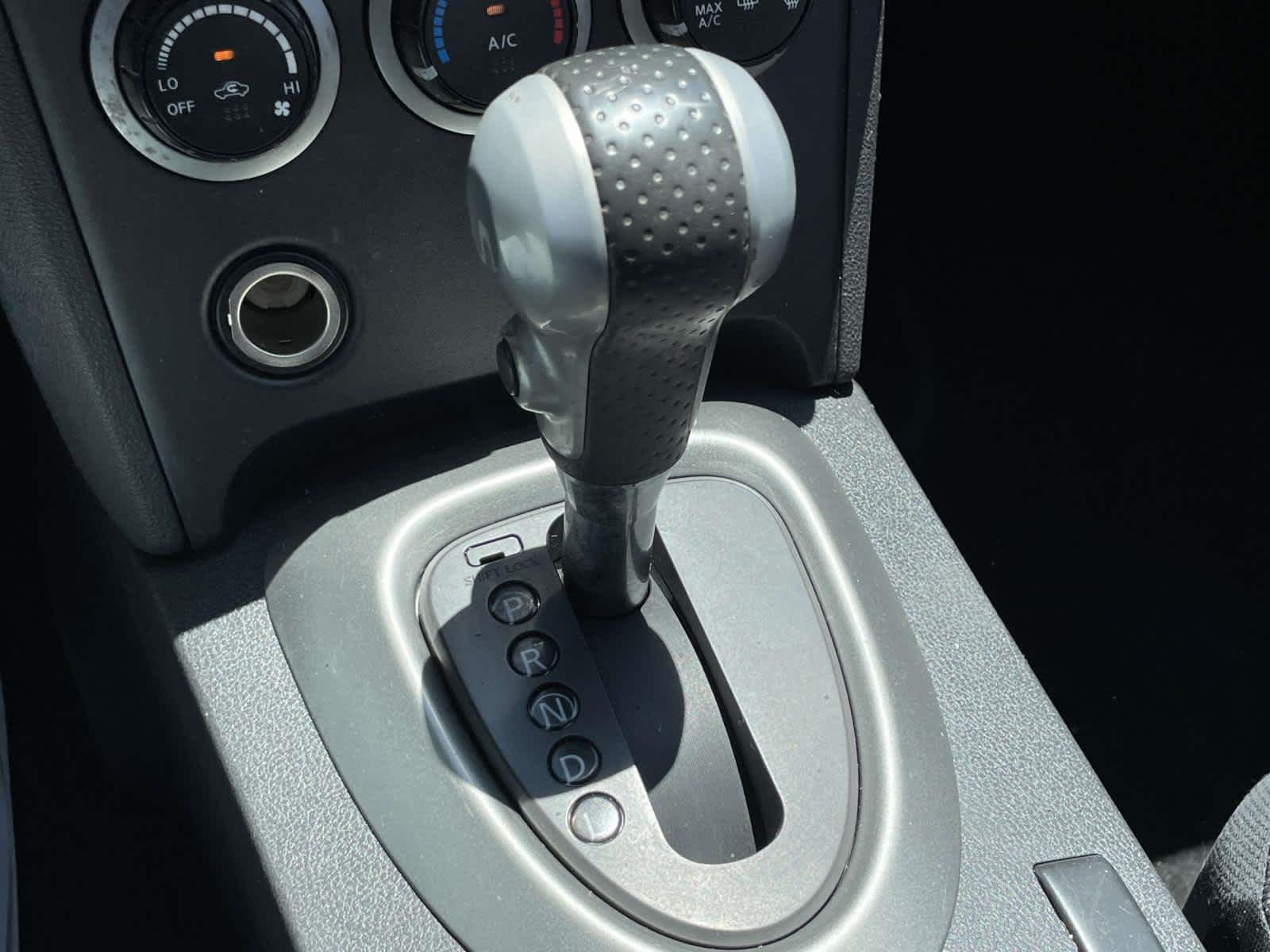 Used 2014 Platinum Graphite Nissan S image 23