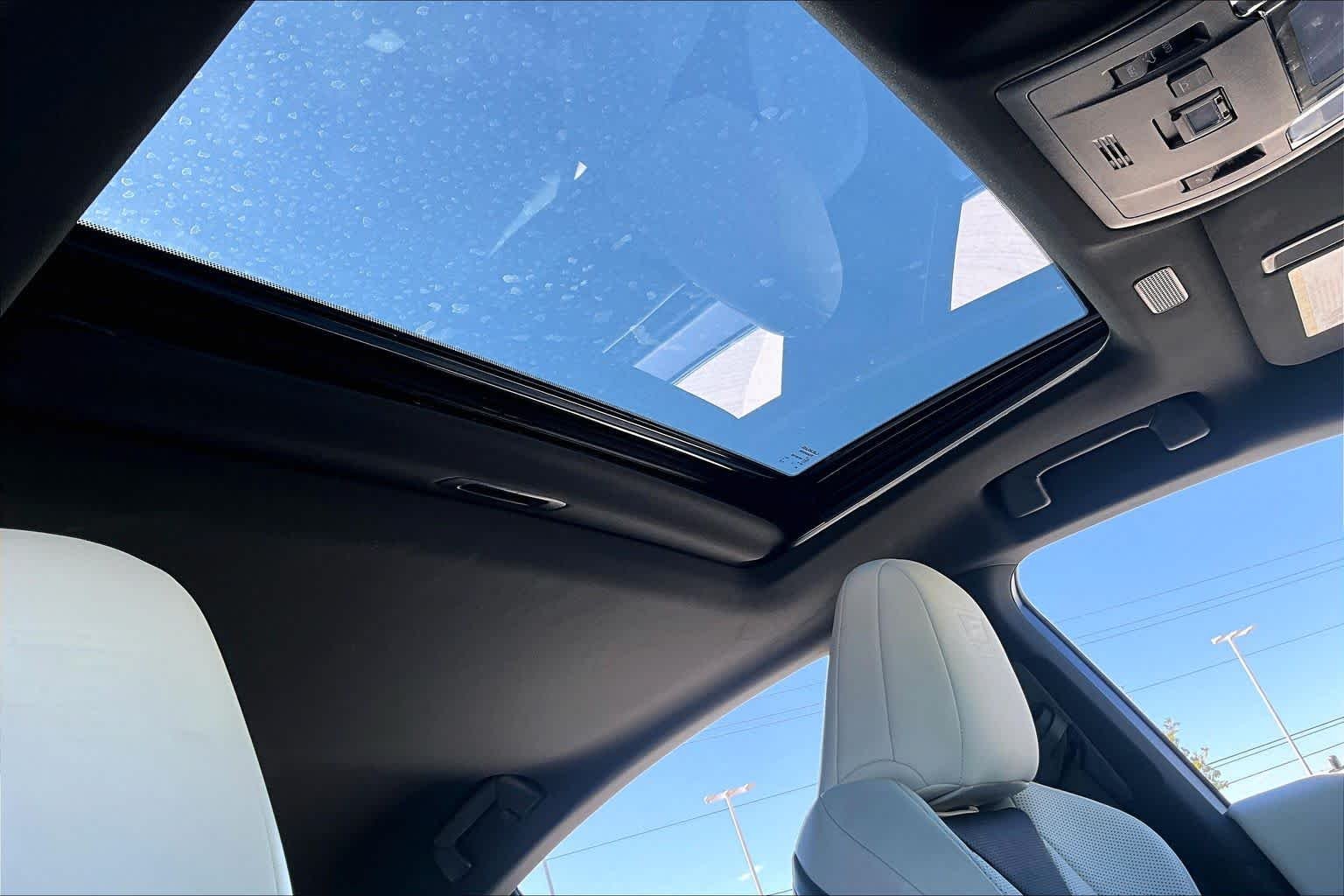 Used 2024 Obsidian Lexus F SPORT Handling image 13