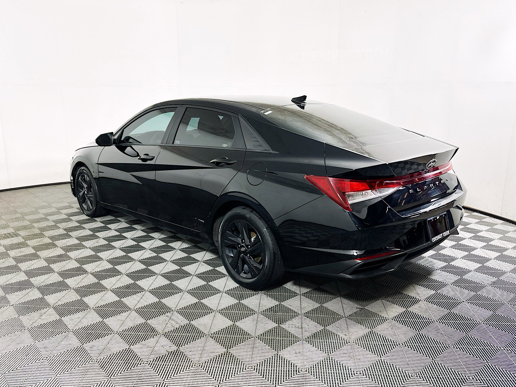 2022 Hyundai Elantra thumbnail 8