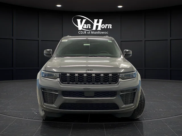 New 2026 Baltic Gray Metallic Clear-Coat Exterior Paint Jeep Altitude image 12