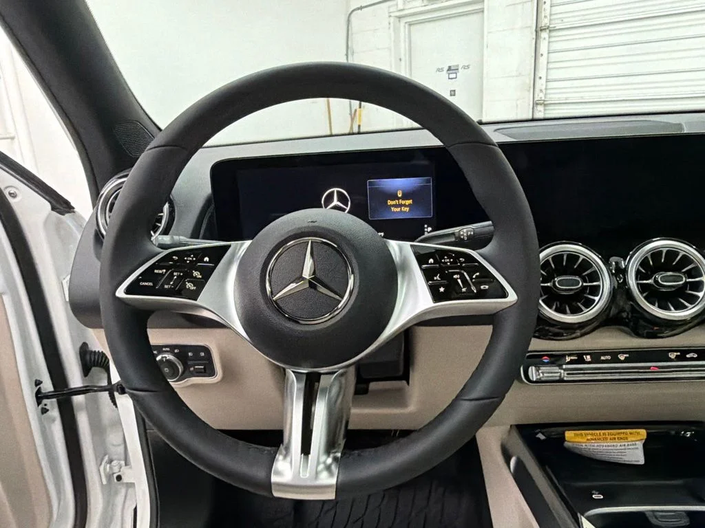 New 2026 White Mercedes-Benz GLB 250 image 15