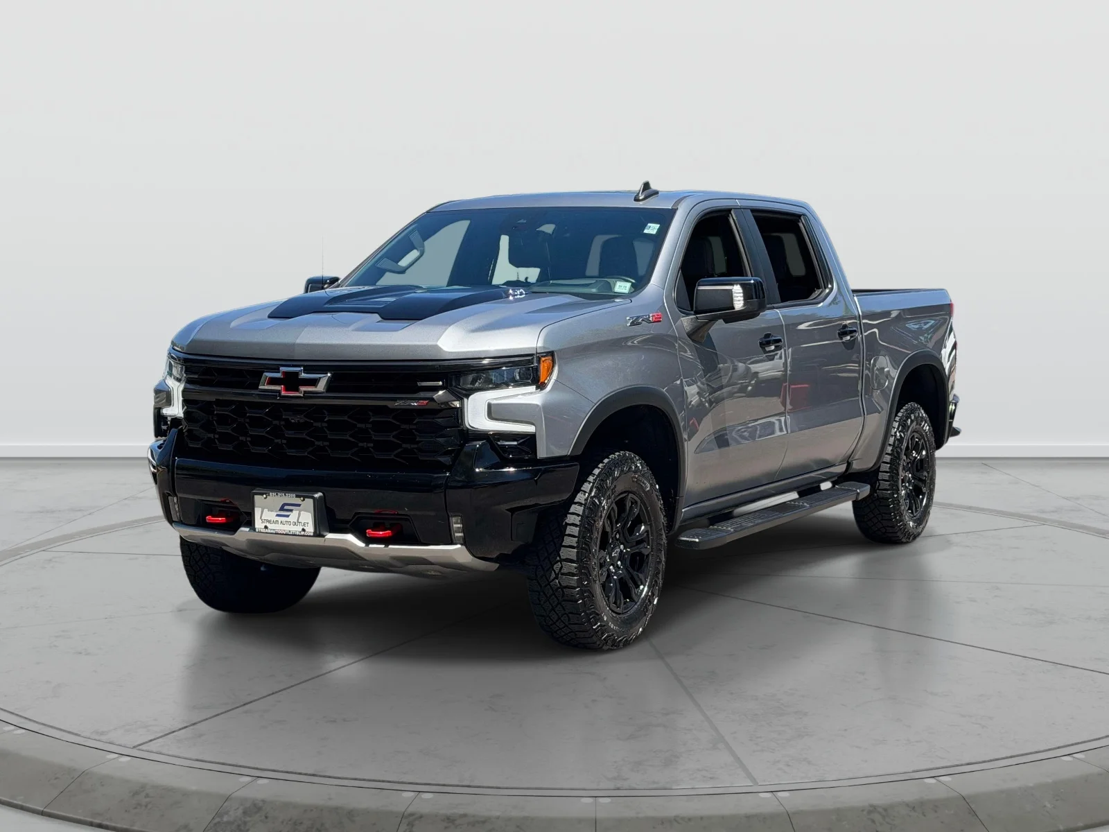Used 2023 Gray Chevrolet ZR2 image 3