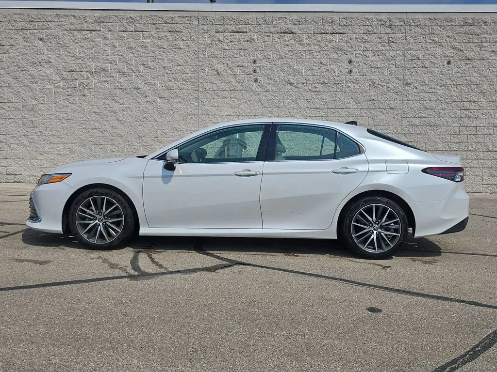 Used 2023 Beige Toyota XLE image 10