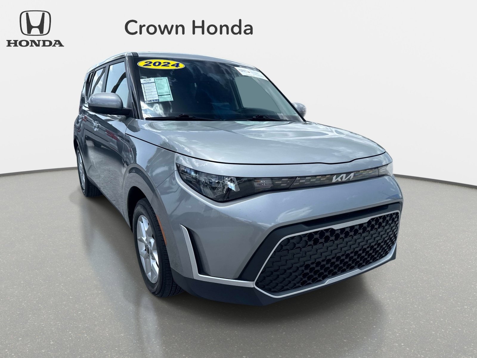 Used 2024 Steel Gray Kia LX image 7
