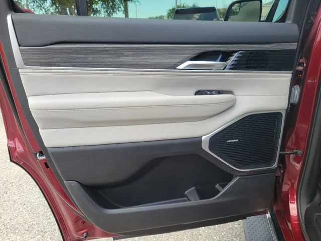 2024 Jeep Wagoneer Series III - Photo 15