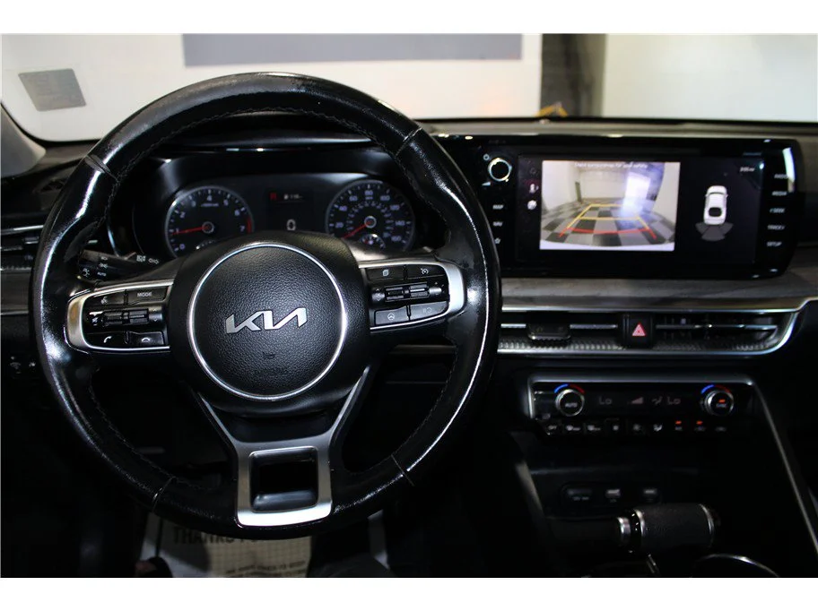 Used 2024 Glacial White Pearl Kia EX image 30