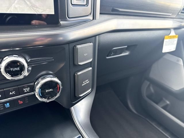 Used 2025 Iconic Silver Metallic Ford Lariat image 27