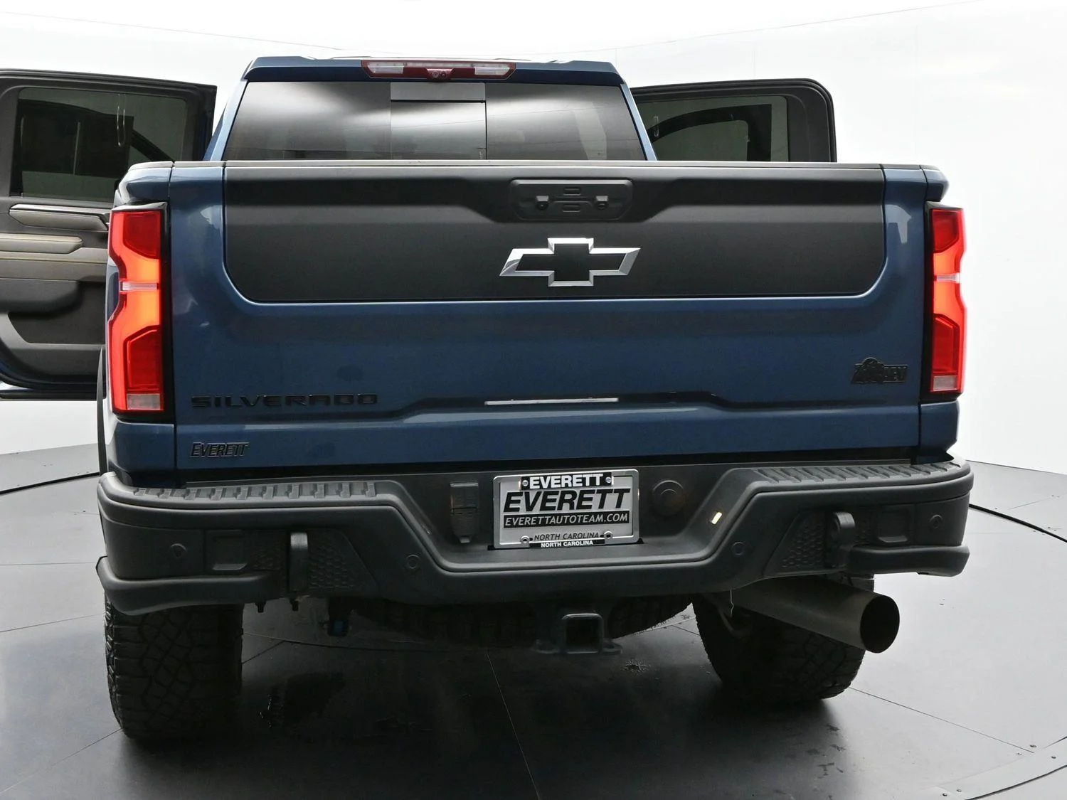 Used 2024 Lakeshore Blue Metallic Chevrolet ZR2 image 42