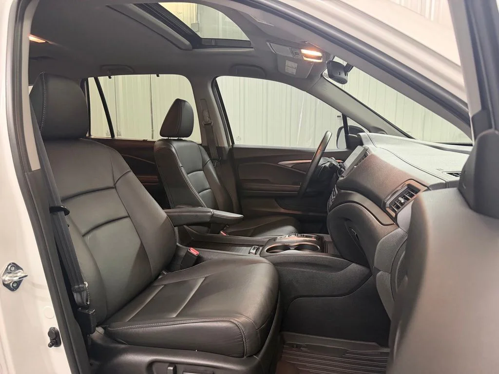 Used 2022 White Honda Special Edition image 47